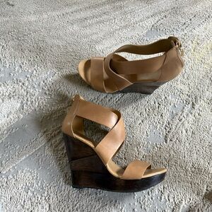 DVF Diane Von Furstenberg Opal tan leather wedge sandals wooden heels straps 9.5